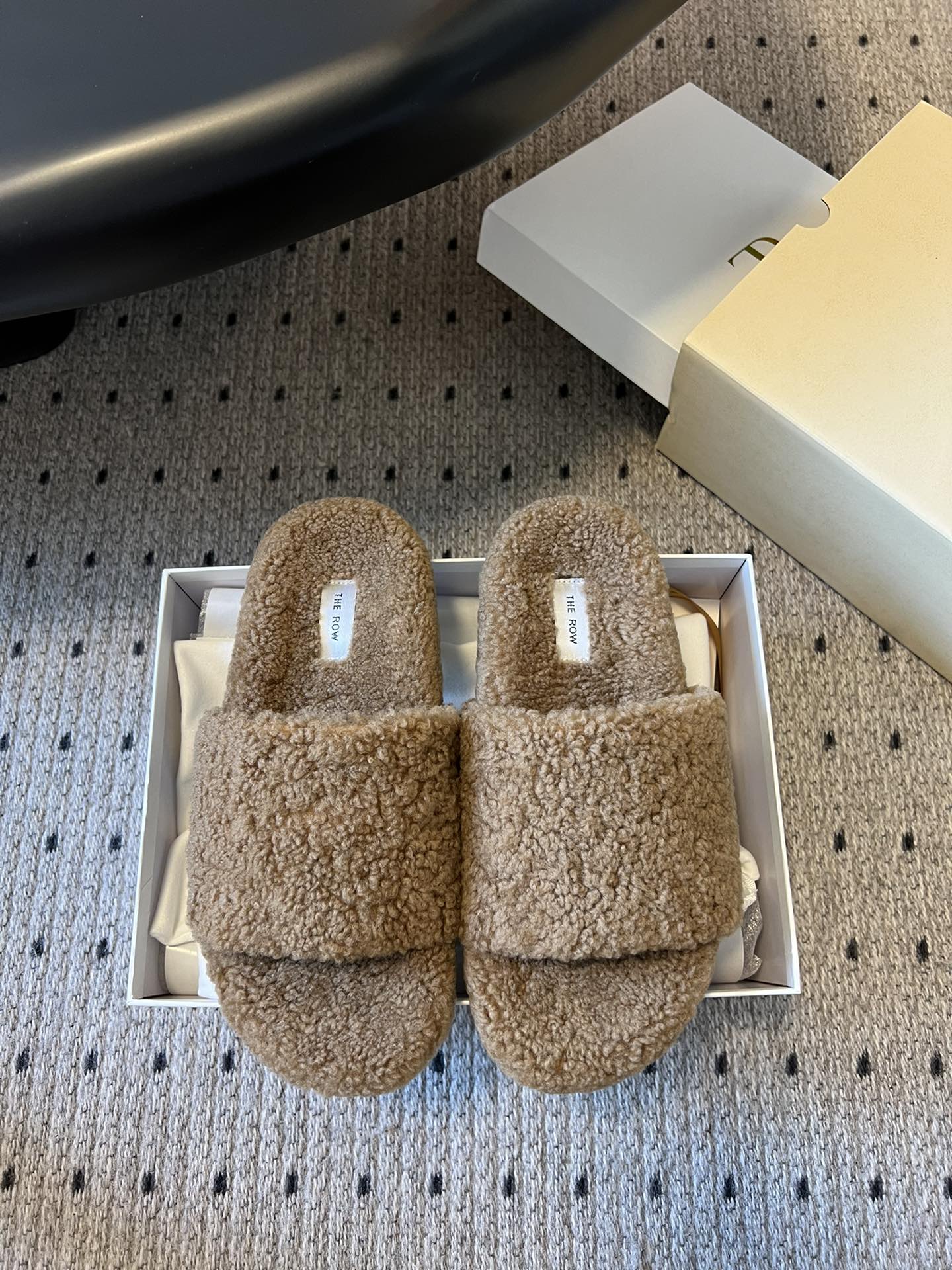 The Row Chaussons en mouton moelleux, mouton d'Australie + confort moelleux et élastique, version achat en ligne, chaud et tendance pour l'automne-hiver