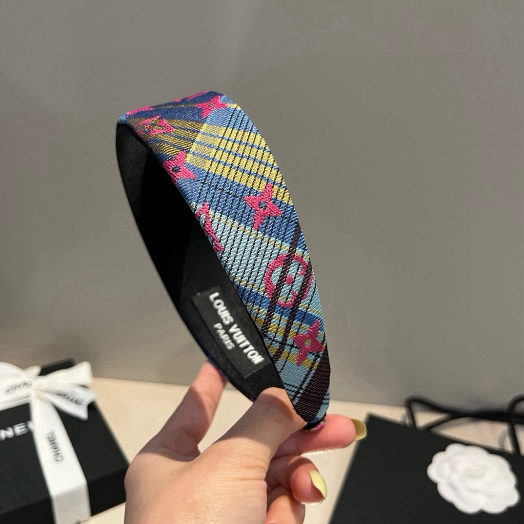 🆕


lv路易威登新款发箍