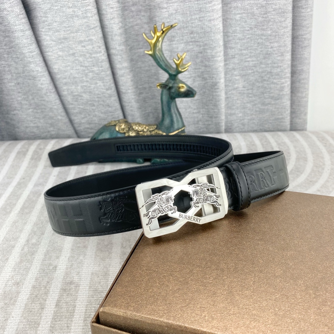 巴宝莉💕 特种皮腰带自动带系列 ，原厂五金精品不锈钢扣，手感柔软舒适 宽3.5CM。