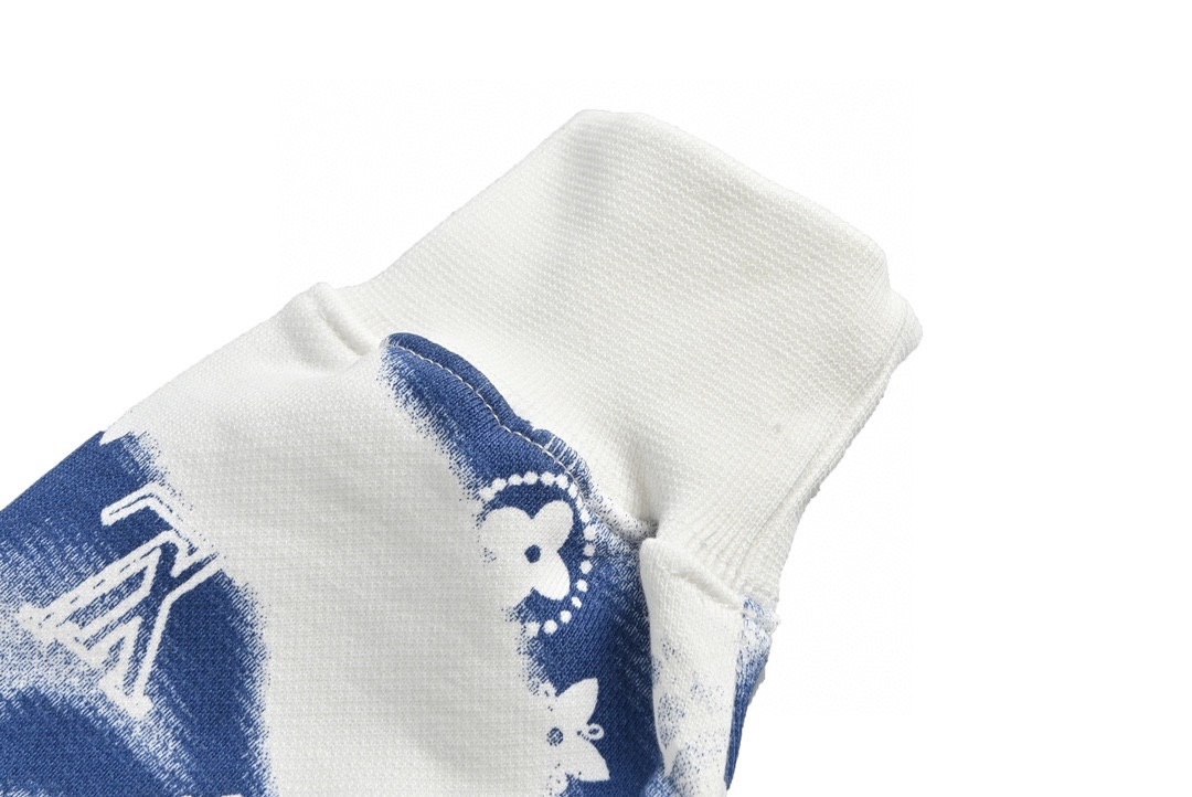路易威登/Louis Vuitton 秋冬新品 重工直喷腰果花圆领卫衣 路易威登/Louis Vuitton 秋冬新品 重工直喷腰果花圆领卫衣