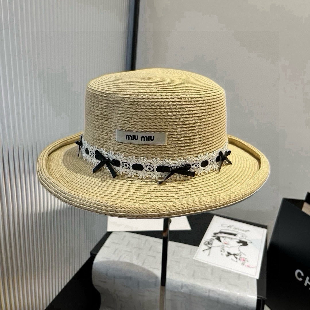 NO:365165,Miumiu Miu's new flat top straw hat, rolled top hat, head circumference 57cm hat, fisherman's hat, baseball hat, knit hat, hat, miumiu, espadrilles, hatsmiumiu缪缪新款平顶草帽,卷边小礼帽,头围57cm帽子渔夫帽棒球帽针织帽,帽子,miumiu,espadrilles,hats,hat