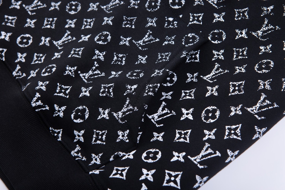 路易威登/Louis Vuitton 秋冬新品 老花半身渐变印花连帽卫衣 路易威登/Louis Vuitton 秋冬新品 老花半身渐变印花连帽卫衣