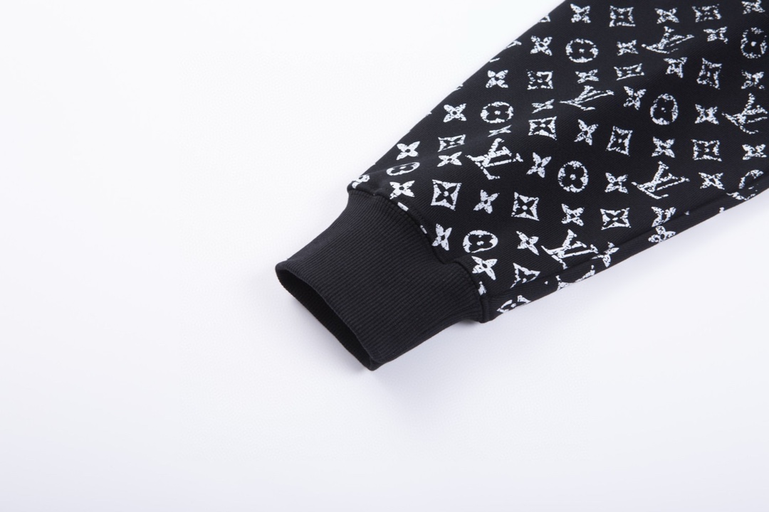 路易威登/Louis Vuitton 秋冬新品 老花半身渐变印花连帽卫衣 路易威登/Louis Vuitton 秋冬新品 老花半身渐变印花连帽卫衣