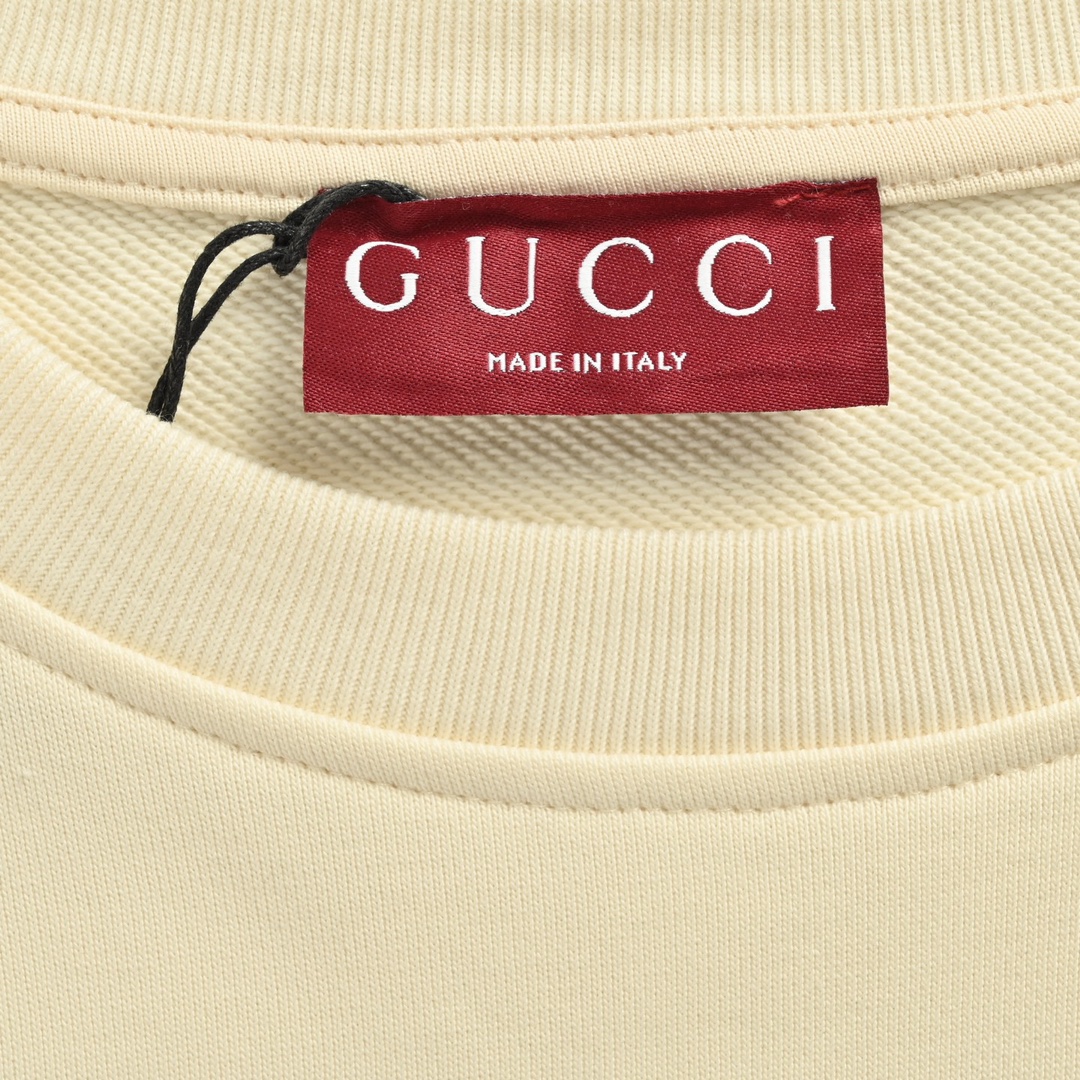 古驰/Gucci 秋冬新款 双G互扣标识超大造型刺绣圆领卫衣 古驰/Gucci 秋冬新款 双G互扣标识超大造型刺绣圆领卫衣