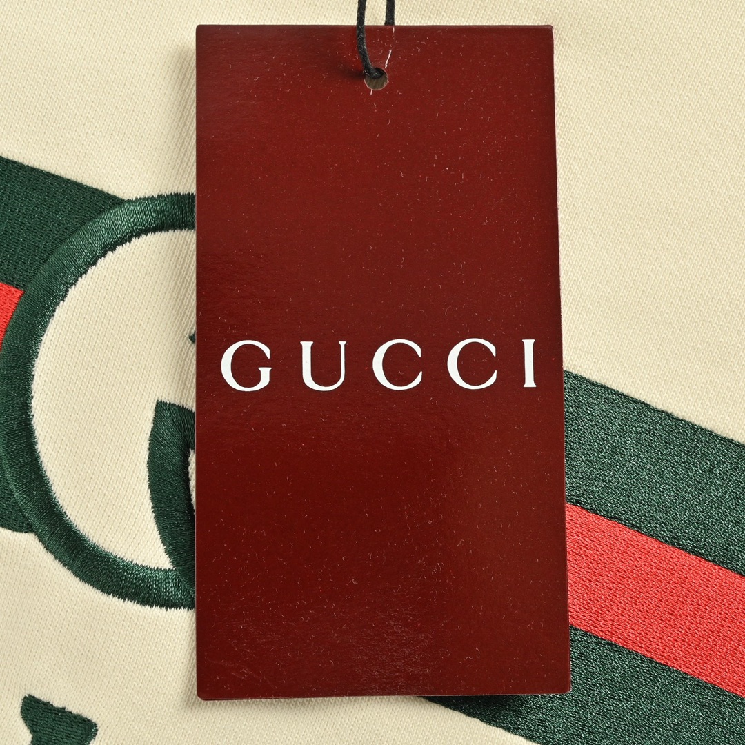 古驰/Gucci 秋冬新款 双G互扣标识超大造型刺绣圆领卫衣 古驰/Gucci 秋冬新款 双G互扣标识超大造型刺绣圆领卫衣