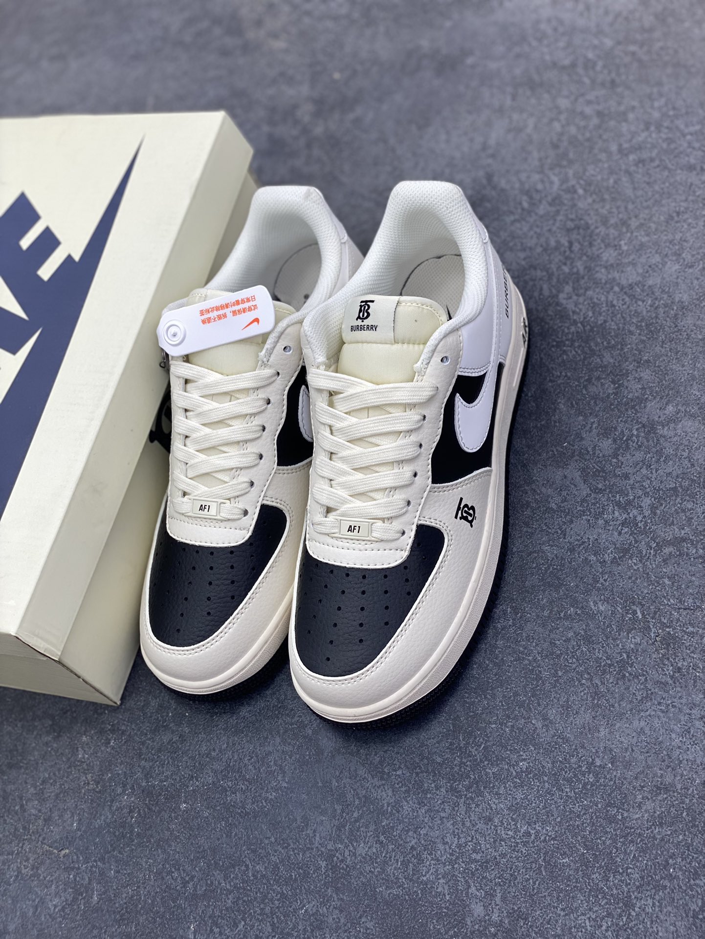 图片[8]-福利特价 Nike Air Force 1 \’07 Low “巴宝莉联名——米白黑拼接”空军一号 低帮 运动鞋 休闲鞋 折边针车 工艺难度大 原楦头原纸板 原装鞋盒 定制五金配件 内置全掌气垫 原厂鞋底 货号：BB8588-227 尺码：36 36.5 37.5 38 38.5 39 40 40.5 41 42 42.5 43 44 44.5 45-选品中心