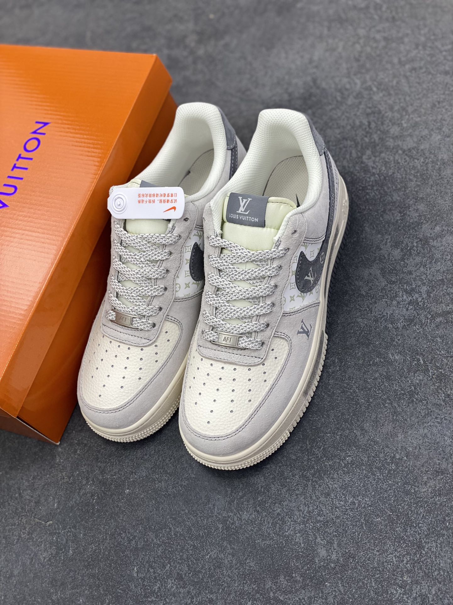 图片[8]-NIke Air Force 1 \’07 Low “LV联名——双拼灰涂鸦”空军一号 低帮 运动鞋 休闲鞋 折边针车 工艺难度大 原楦头原纸板 原装鞋盒 定制五金配件 内置全掌气垫 原厂鞋底 货号：CX5050-Y07 尺码：36 36.5 37.5 38 38.5 39 40 40.5 41 42 42.5 43 44 44.5 45-选品中心