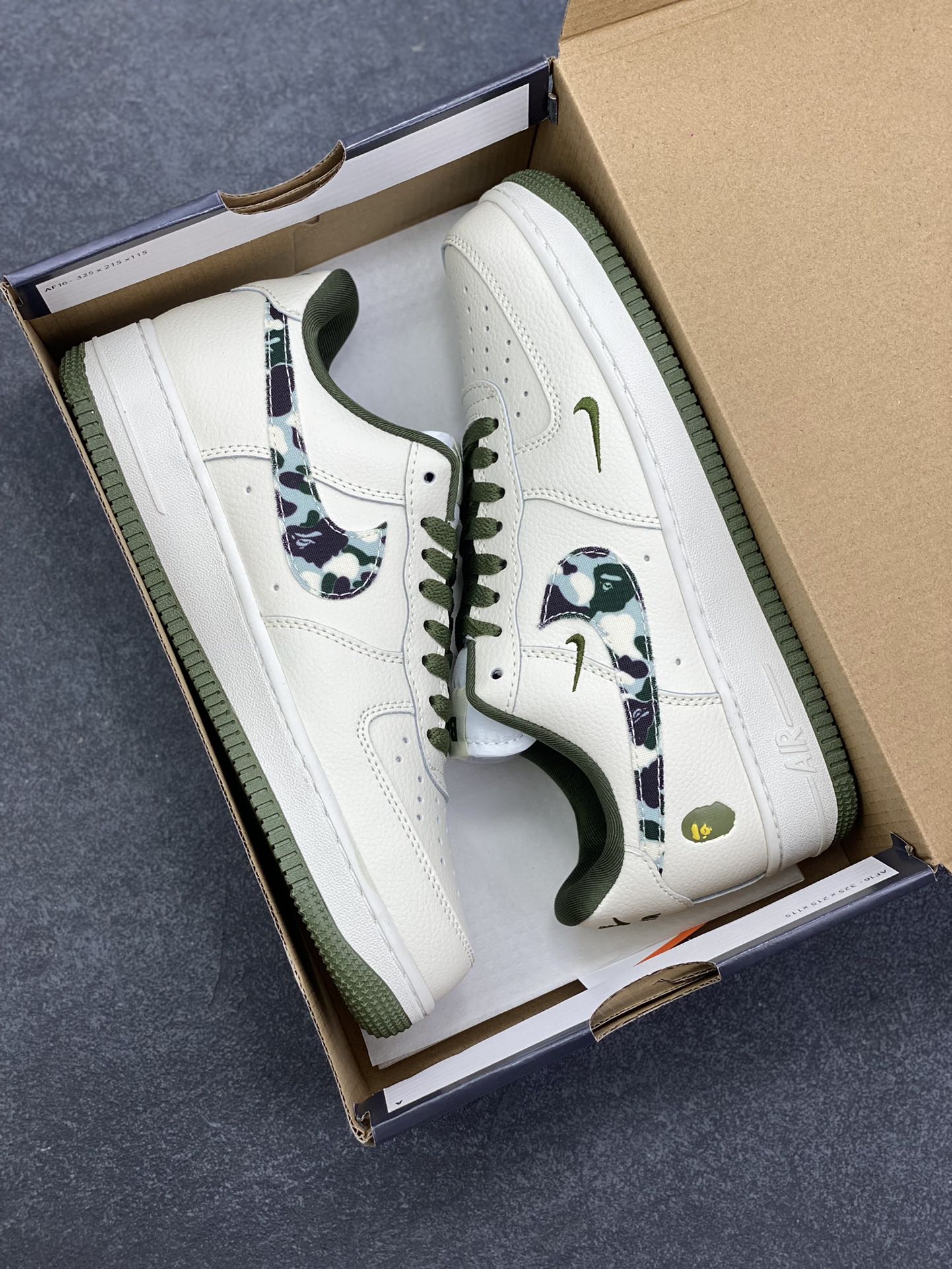 图片[9]-Nike Air Force 1 Low 空军一号低帮百搭休闲运动板鞋。柔软、弹性十足的缓震性能和出色的中底设计，横跨复古与现代的外型结合，造就出风靡全球三十多年的Force 1，直到今天还深受青睐。 货号：DF0180-007 尺码：36 36.5 37.5 38 38.5 39 40 40.5 41 42 42.5 43 44 44.5 45-选品中心