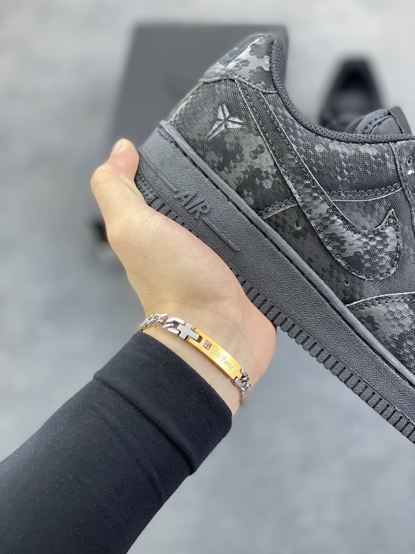 图片[6]-Nike Air Force 1 Low 空军一号低帮百搭休闲运动板鞋。柔软、弹性十足的缓震性能和出色的中底设计，横跨复古与现代的外型结合，造就出风靡全球三十多年的Force 1，直到今天还深受青睐。 货号：IB0018-200 尺码：36 36.5 37.5 38 38.5 39 40 40.5 41 42 42.5 43 44 44.5 45-选品中心