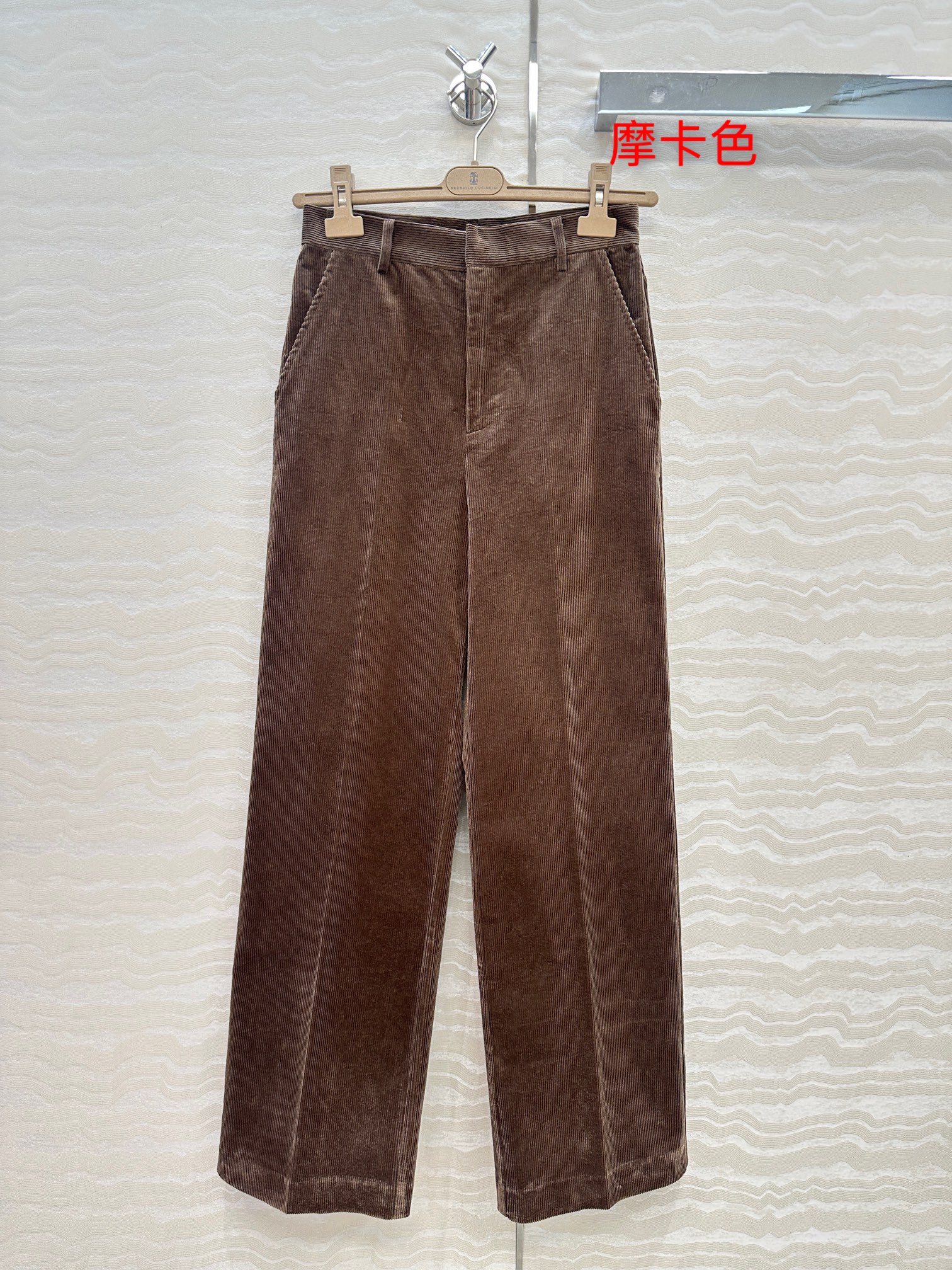 独家首发，原单品质❤️BC高智感穿搭！行走的高定老钱风穿搭，定制乌木棕摩卡色灯芯绒直筒裤！极简主义设计慵