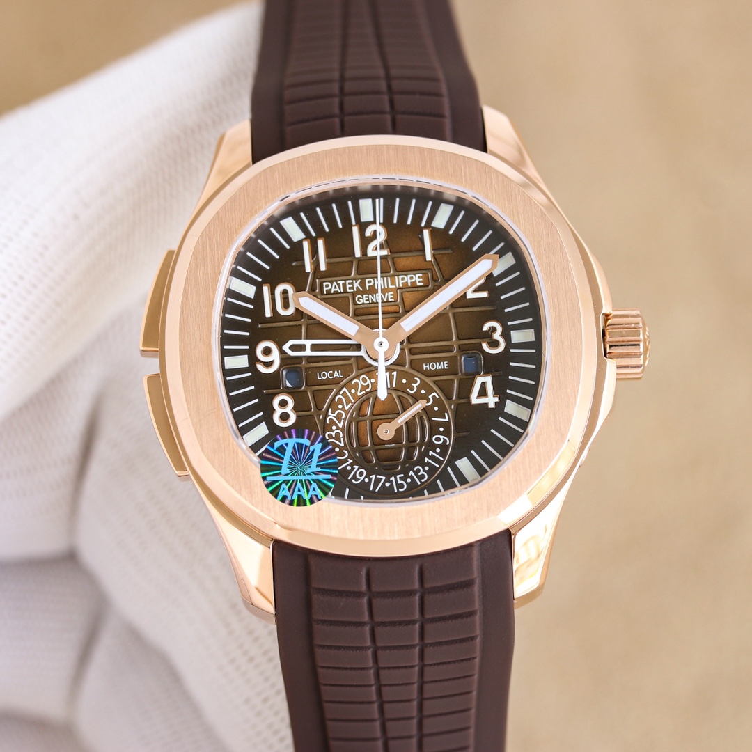 NO:340587,Unified 3K Patek Philippe Aquanaut Series 5164 Grenade Series The watch has a modern and international complexity of time, which is more in line with the taste and needs of the younger generation. [Case] ​​40.8MM diameter, 11.4MM thickness, and is still made of Patek Philippe classic stainless steel material. The rounded octagonal shell is just right. The shark fin design on the left side of the case is a button that can quickly adjust the center hollow hour hand. This hand can be used to indicate the second time zone time. [Dial] Black embossed dial, metal three-dimensional fonts, and fluorescent coated hour markers. The square day and night windows that show 