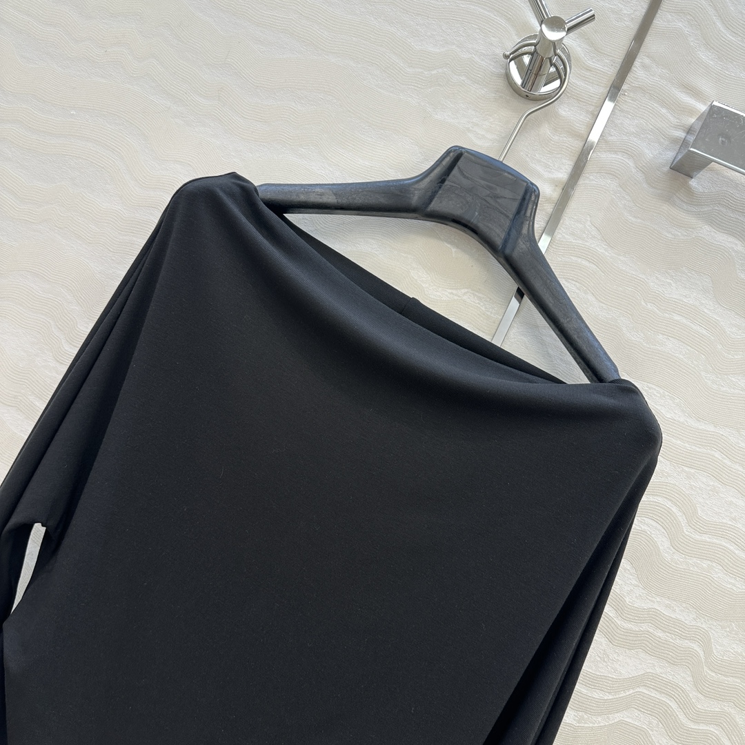 独家首发❤️原单品质，Row风纸片人穿搭！进口天丝羊毛斜肩一字领上衣！减龄小性感超级显瘦神器！极简叠搭单