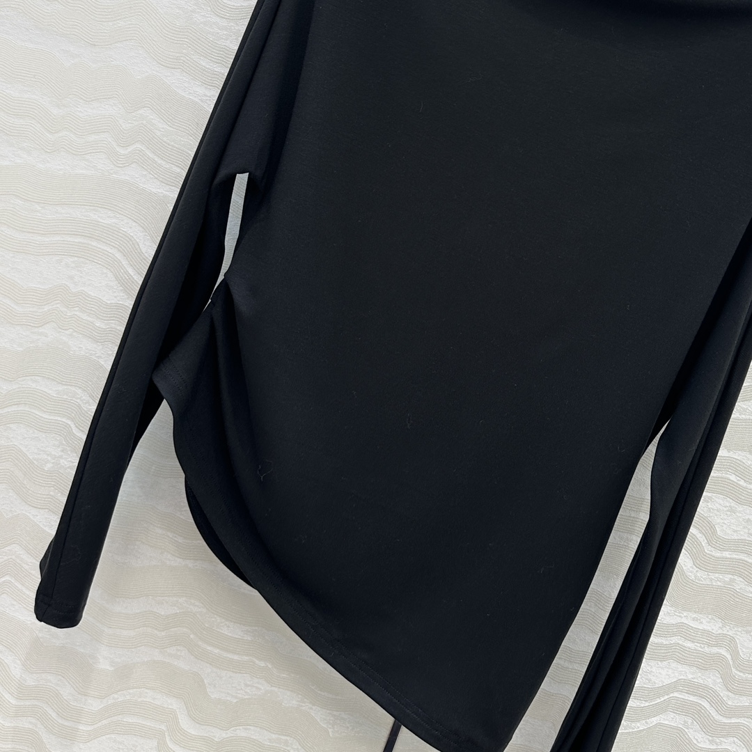 独家首发❤️原单品质，Row风纸片人穿搭！进口天丝羊毛斜肩一字领上衣！减龄小性感超级显瘦神器！极简叠搭单