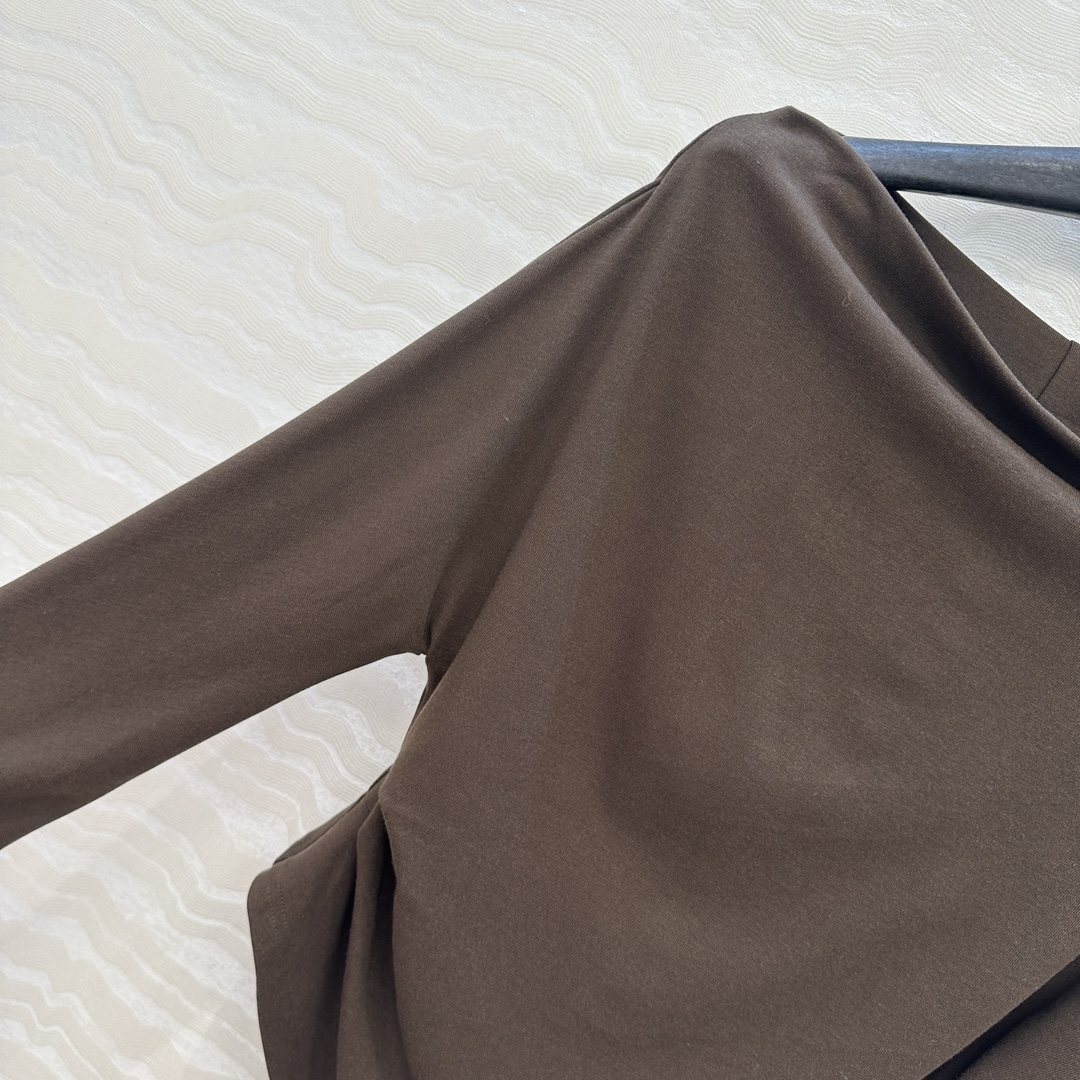 独家首发❤️原单品质，Row风纸片人穿搭！进口天丝羊毛斜肩一字领上衣！减龄小性感超级显瘦神器！极简叠搭单