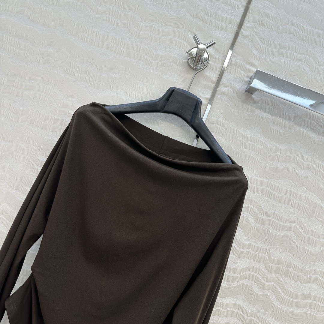 独家首发❤️原单品质，Row风纸片人穿搭！进口天丝羊毛斜肩一字领上衣！减龄小性感超级显瘦神器！极简叠搭单