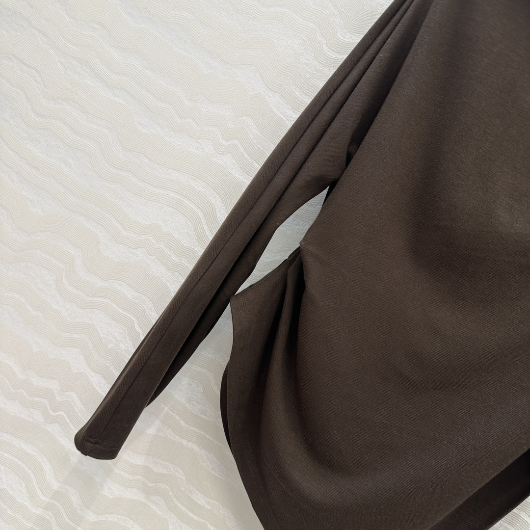 独家首发❤️原单品质，Row风纸片人穿搭！进口天丝羊毛斜肩一字领上衣！减龄小性感超级显瘦神器！极简叠搭单