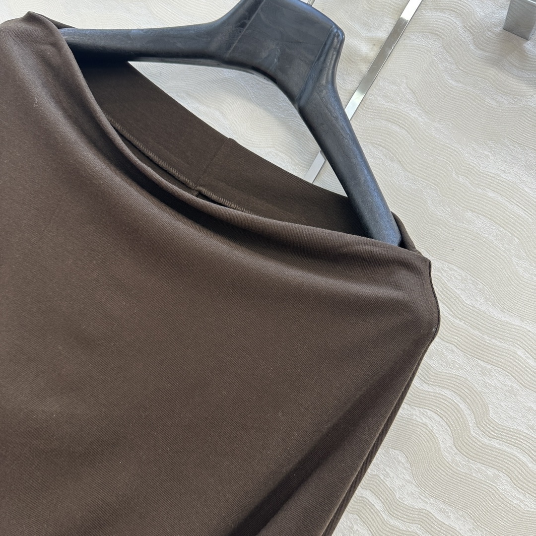 独家首发❤️原单品质，Row风纸片人穿搭！进口天丝羊毛斜肩一字领上衣！减龄小性感超级显瘦神器！极简叠搭单