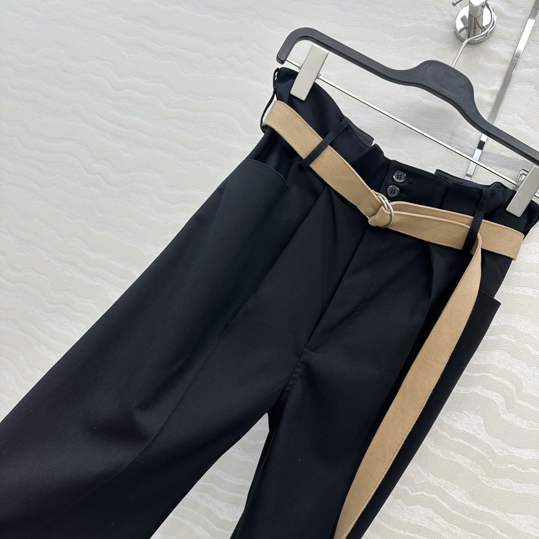 独家首发，高端原单品质❤️马吉MM时髦精穿搭！不规则花苞捏褶工装直筒裤！配送卡其色布腰带，痞帅天花板解构