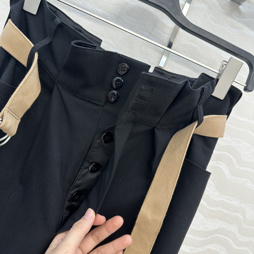 独家首发，高端原单品质❤️马吉MM时髦精穿搭！不规则花苞捏褶工装直筒裤！配送卡其色布腰带，痞帅天花板解构