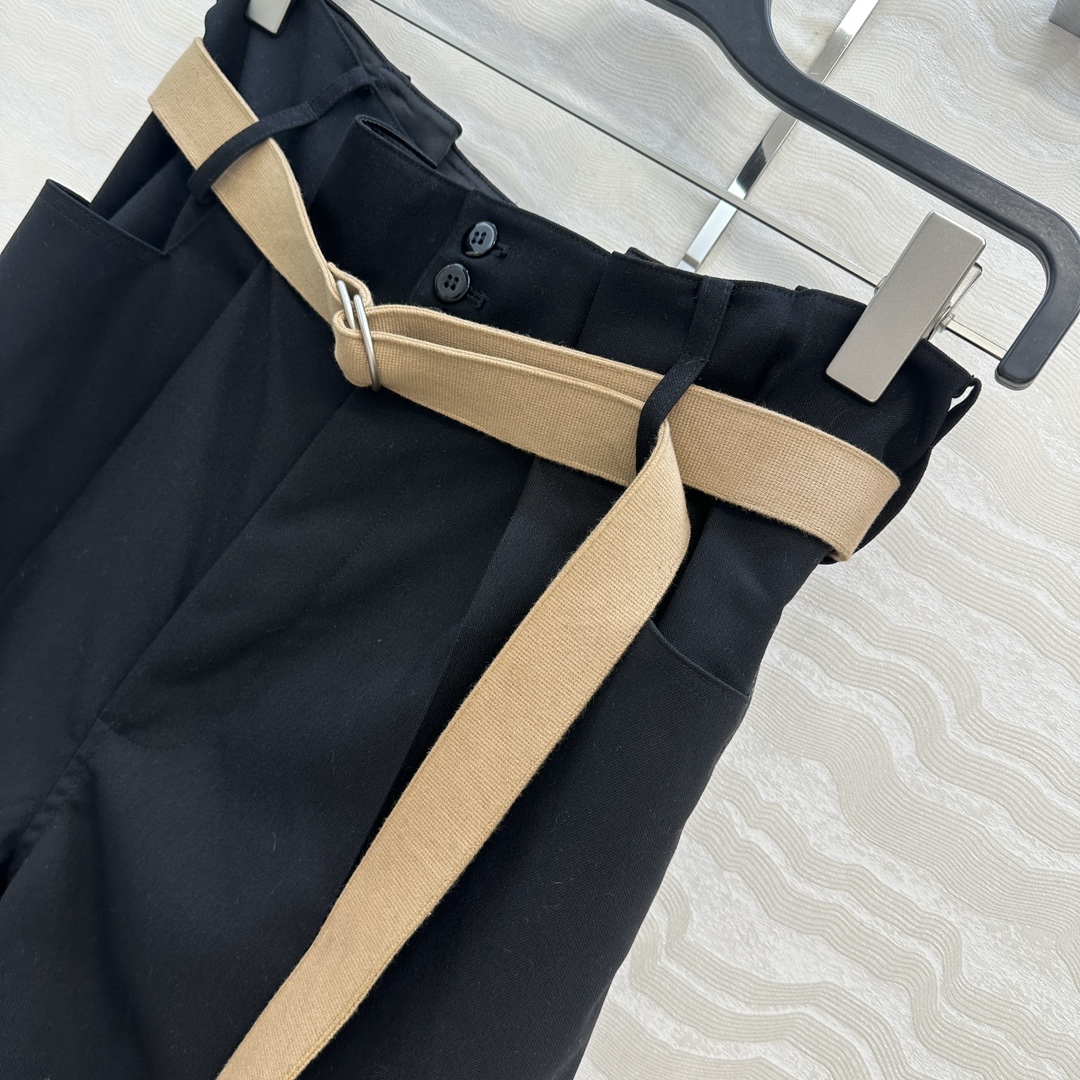 独家首发，高端原单品质❤️马吉MM时髦精穿搭！不规则花苞捏褶工装直筒裤！配送卡其色布腰带，痞帅天花板解构