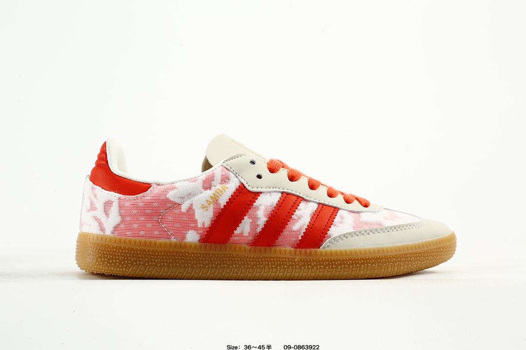 💰110
Adidas Original Samba OG 复古经典轻便板鞋 
这款桑巴鞋展示了高质量的工艺 带有装饰的超锁缝制和无缝的手感 柔软、柔软的皮革造型和标志性的3条纹完成了精致的外观 正规合身鞋带 鞋面上有绒面鞋垫 橡胶鞋底 享受正畸套筒软感 自50年代首次亮相以来就一直在赢得粉丝的青睐 
货号：JR8841
尺码:36 36.5 37 38 38.5 39 40 40.5 41 42 42.5 43 44 45
编码：09-863922