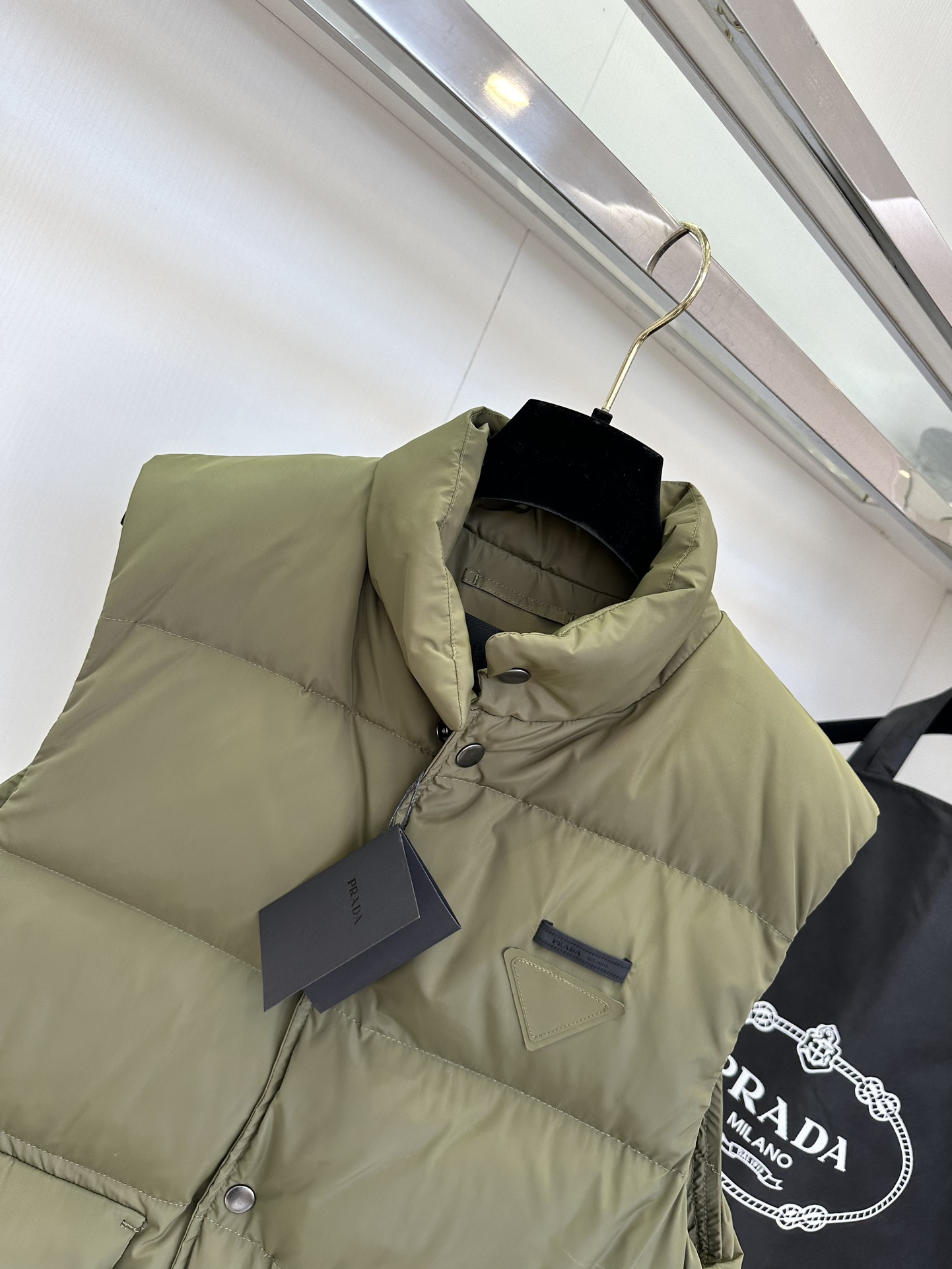 25 F Padded Vest for Women Stand Collar Sleeveless White Goose Down 5 i1757302419 4838 3