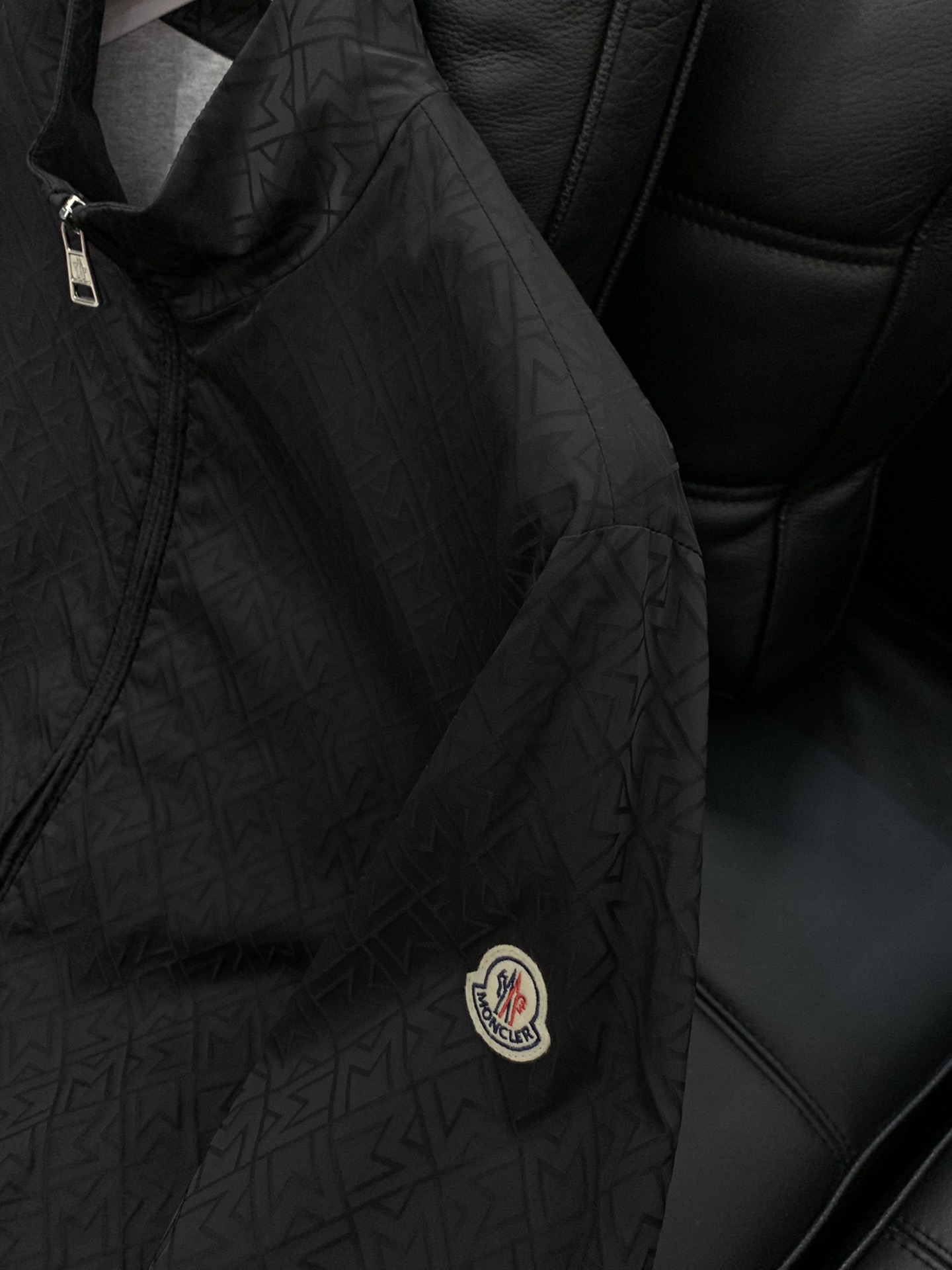 ，Moncler 蒙口，2025秋季最新品，专柜同步有售，原单狠货，时尚休闲夹克外套，上身舒适！吸睛而有