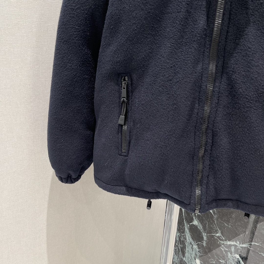Miu 25秋冬新款 颗粒绒羊羔毛领羽绒服 进口摇粒太空绒面料 国标90%鹅绒填充内里 厚实软糯 下摆抽