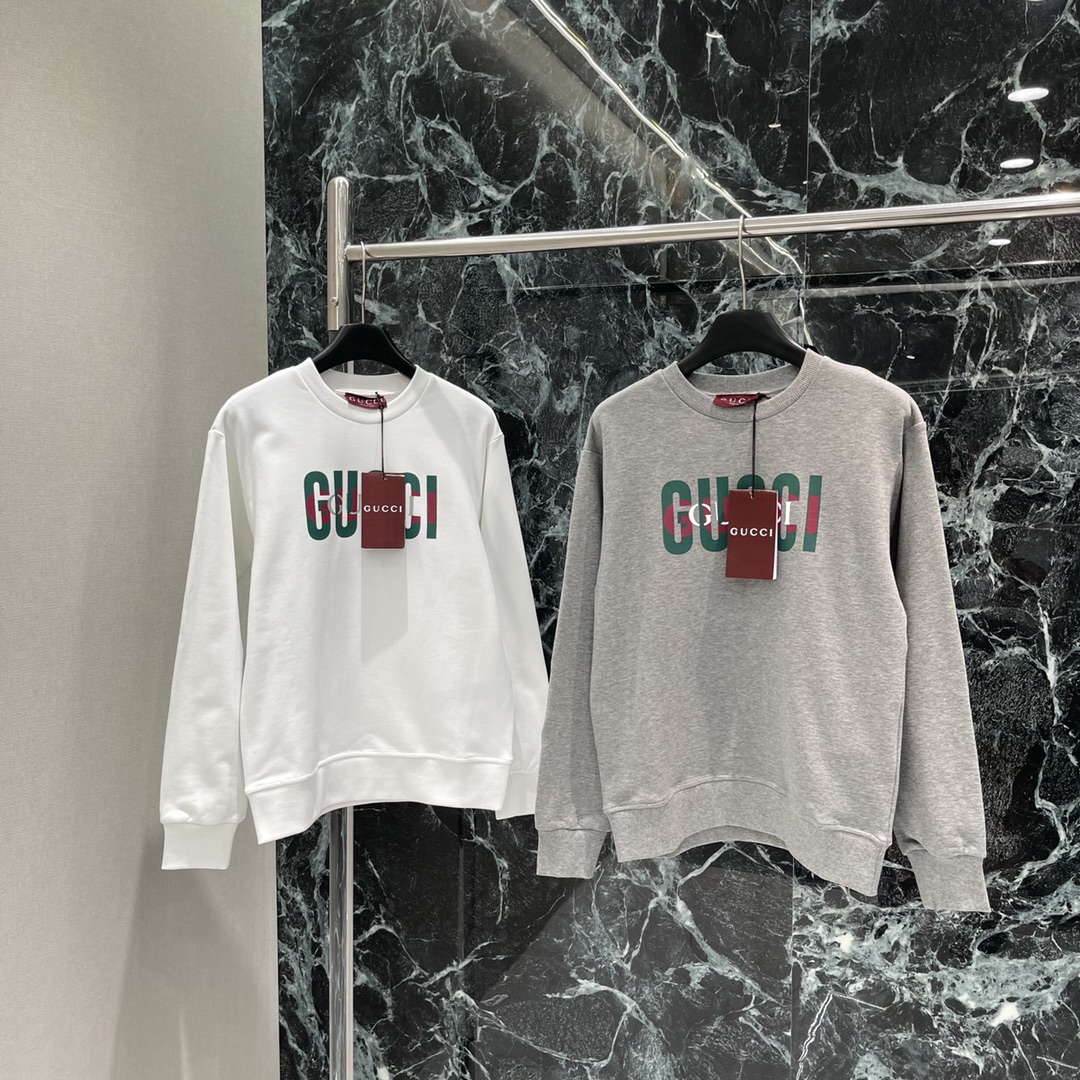 G家 25秋冬新款 撞色字母印花圆领卫衣 胸前彩色字母印花活力吸睛 带着品牌独特的时尚基因 穿着舒适自在