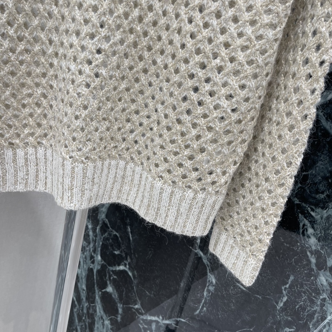 Brunello Cucinell* 25秋冬新款 镂空长袖上衣 成衣添加了微微细闪亮片 穿上身超级好看