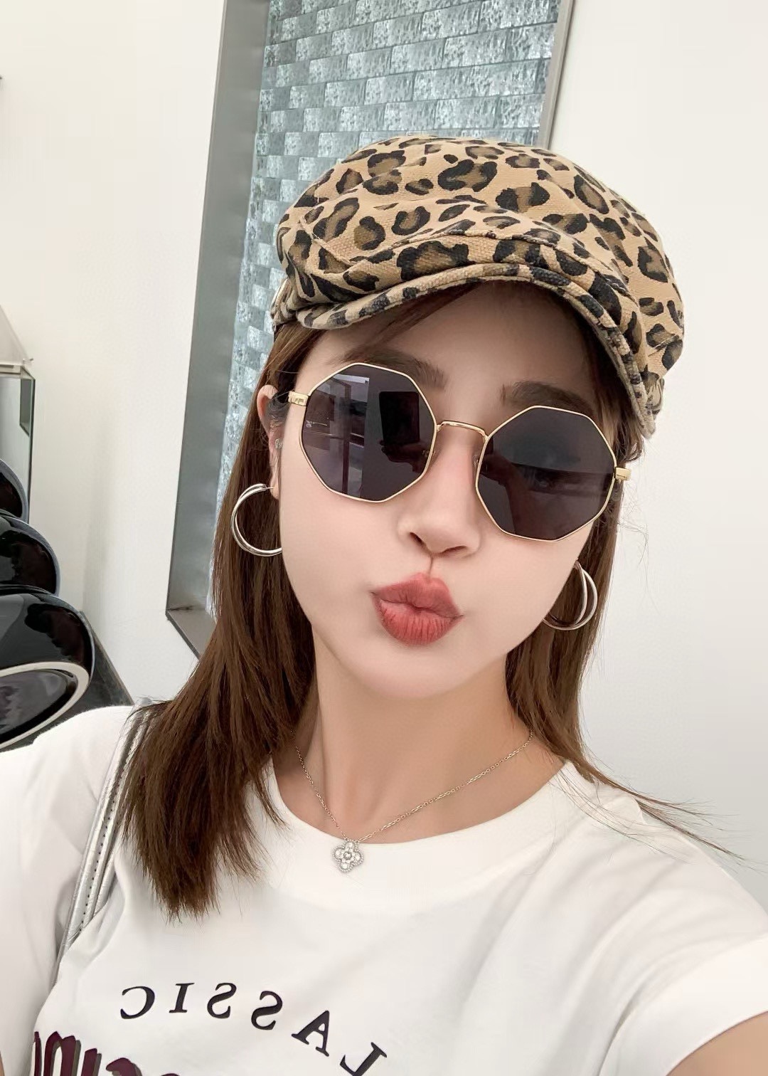 NO:375561,PRAD*MODEL:OPR33F SIZE52-Odd 20-Glasses Sunglasses Sunglasses, Glasses, Prada19860909PRAD*MODEL:OPR33F SIZE52口20-眼镜墨镜太阳镜,眼镜,prada,glasses