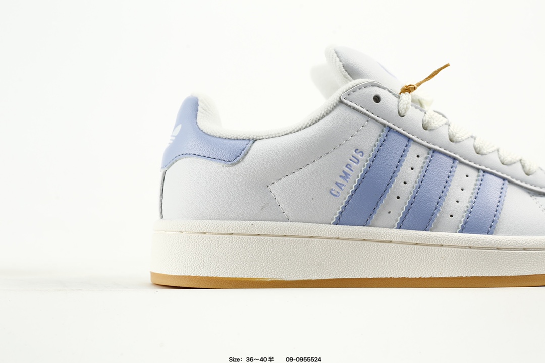 💰120
公司级✅Adidas Originals Campus 00s系列 阿迪达斯 面包风经典复古低帮百搭休闲运动板鞋
Adidas Originals Campus 00s系列是阿迪达斯于2025年推出的复古面包鞋型,以加宽鞋身、圆润廓形和麂皮材质为标志性设计,延续了千禧年校园风格
廓形升级:打破传统Campus的瘦长造型,通过加宽鞋带、鞋舌和鞋底,打造出宽大面包鞋廓形,鞋身采用绒面皮料与白色常规皮革拼接设计。
复古元素:保留经典三条纹和三叶草Logo,鞋舌及后跟填充厚实海绵衬垫,增强舒适度。
舒适与功能
内衬设计:鞋舌及后跟采用柔软海绵衬垫,减少磨脚问题。
鞋底配置:硫化橡胶外底提供柔韧弯折性和耐磨性,抓地力表现良好。
货号:JQ7768
尺码:36 36.5 37 38 38.5 39 40
编码:09-0955524