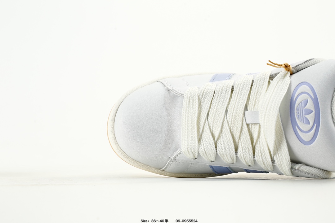 💰120
公司级✅Adidas Originals Campus 00s系列 阿迪达斯 面包风经典复古低帮百搭休闲运动板鞋
Adidas Originals Campus 00s系列是阿迪达斯于2025年推出的复古面包鞋型,以加宽鞋身、圆润廓形和麂皮材质为标志性设计,延续了千禧年校园风格
廓形升级:打破传统Campus的瘦长造型,通过加宽鞋带、鞋舌和鞋底,打造出宽大面包鞋廓形,鞋身采用绒面皮料与白色常规皮革拼接设计。
复古元素:保留经典三条纹和三叶草Logo,鞋舌及后跟填充厚实海绵衬垫,增强舒适度。
舒适与功能
内衬设计:鞋舌及后跟采用柔软海绵衬垫,减少磨脚问题。
鞋底配置:硫化橡胶外底提供柔韧弯折性和耐磨性,抓地力表现良好。
货号:JQ7768
尺码:36 36.5 37 38 38.5 39 40
编码:09-0955524