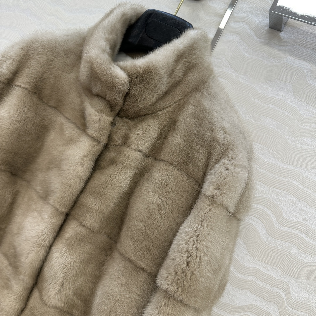Elegant Women's Mink Fur Coat, Pure Natural Fur, High-End Fashion Style 4 i1757353965 5629 2