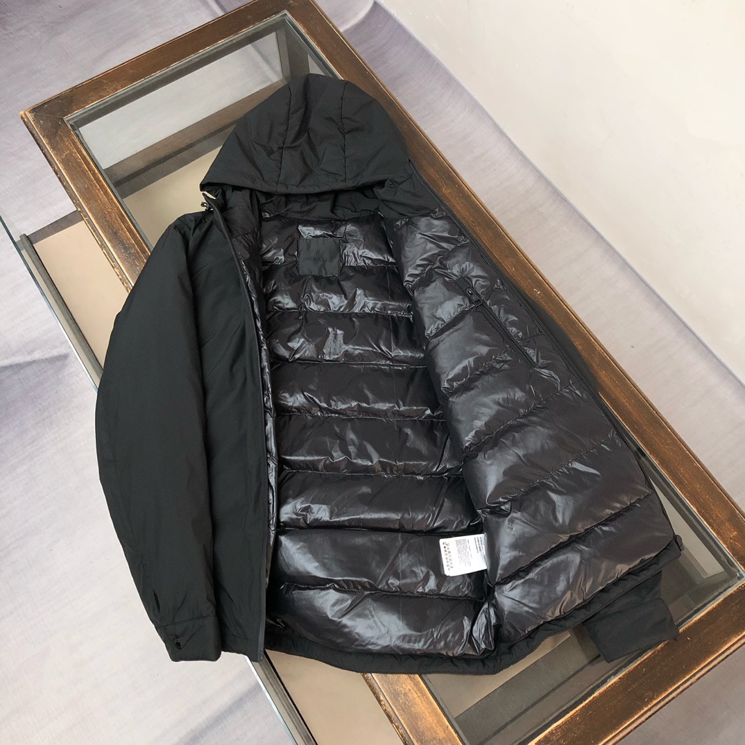 Moncler Daunenjacke, Neu in den Regalen — photo 7