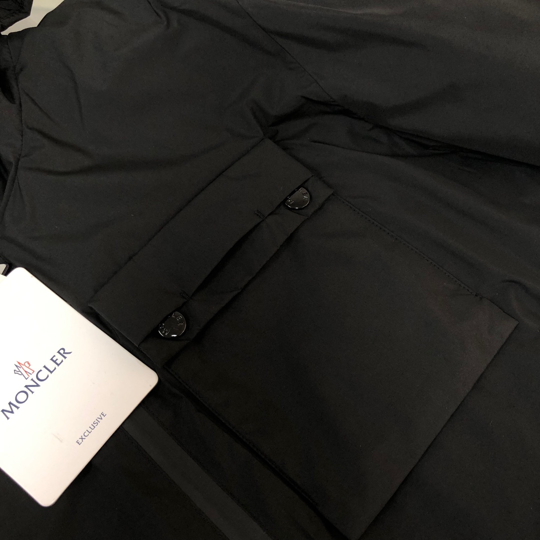 Moncler Daunenjacke, Neu in den Regalen — photo 4