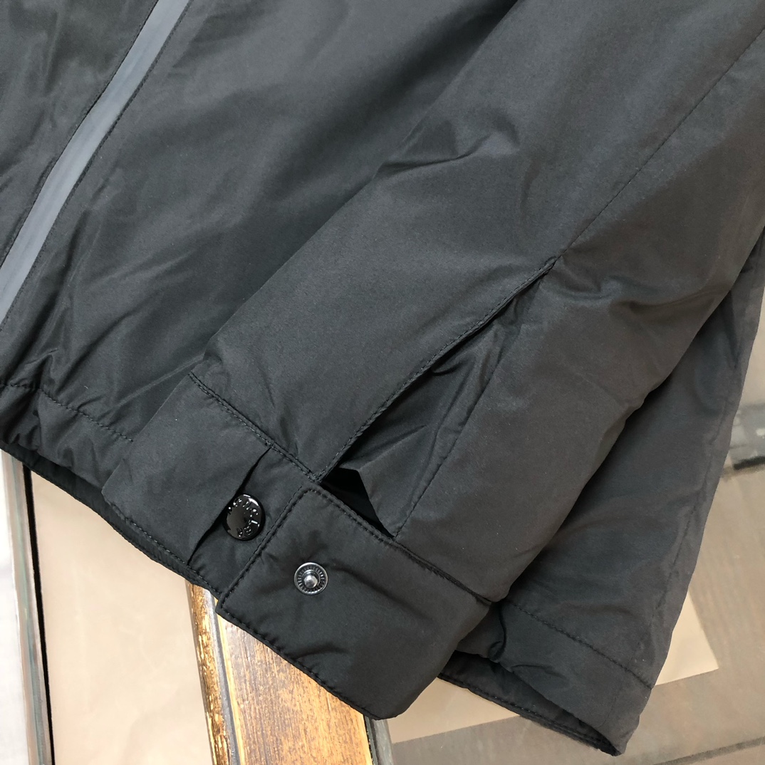 Moncler Daunenjacke, Neu in den Regalen — photo 5