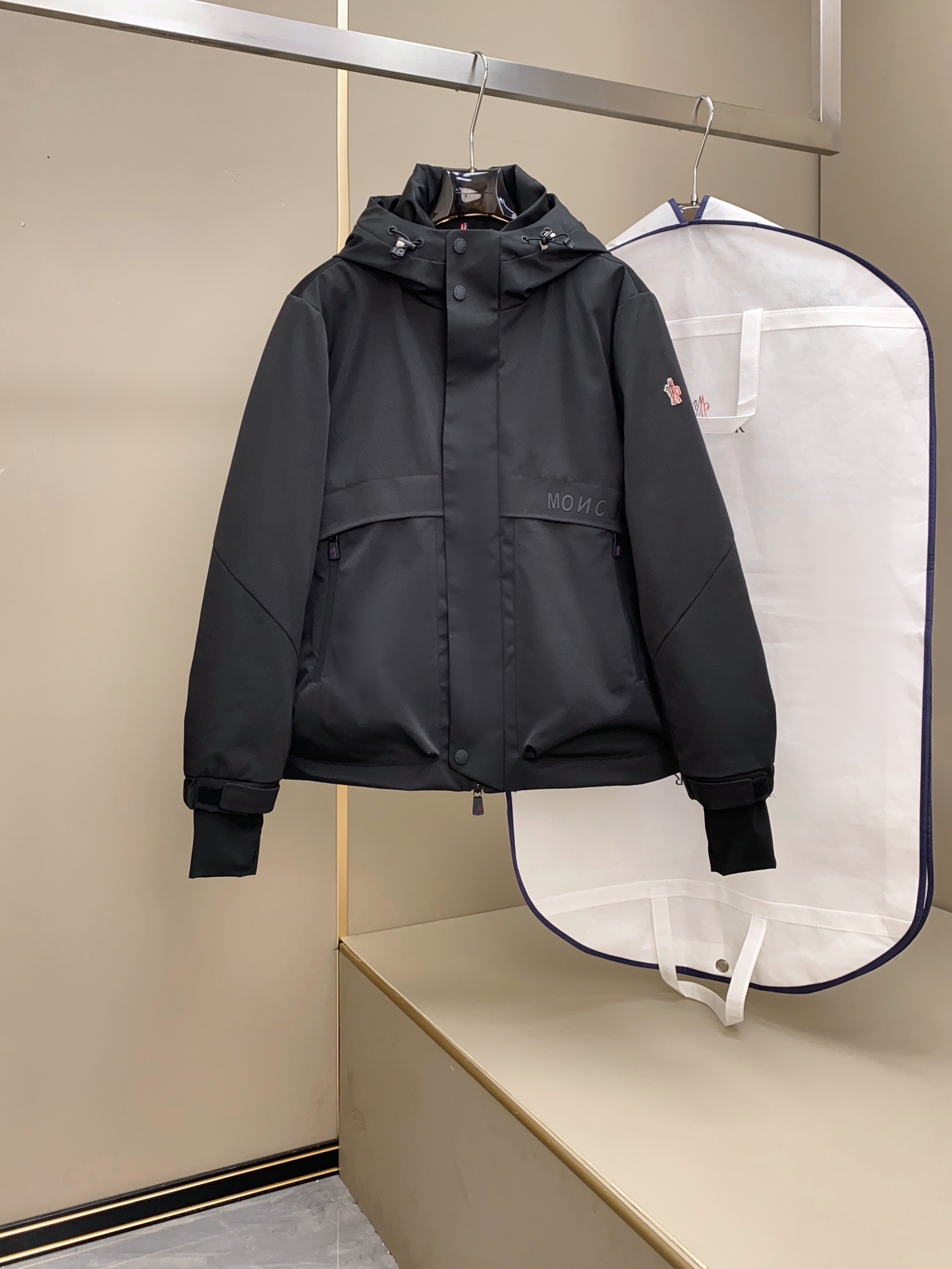 代工厂出口级别订单货品.品相完美.Mon*ler Grenble压胶滑雪羽绒服 彰显造型气质的不朽传奇.