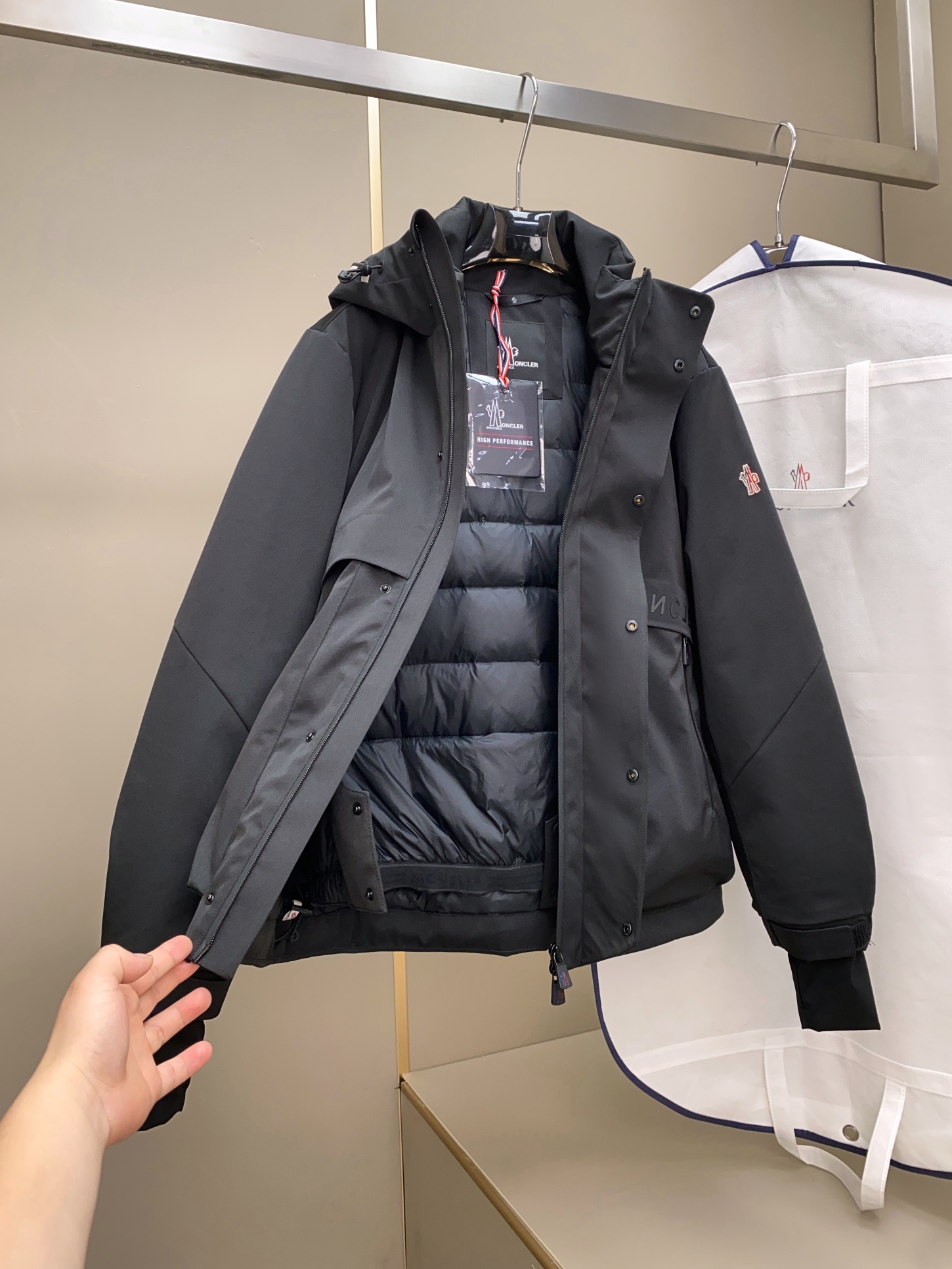 代工厂出口级别订单货品.品相完美.Mon*ler Grenble压胶滑雪羽绒服 彰显造型气质的不朽传奇.