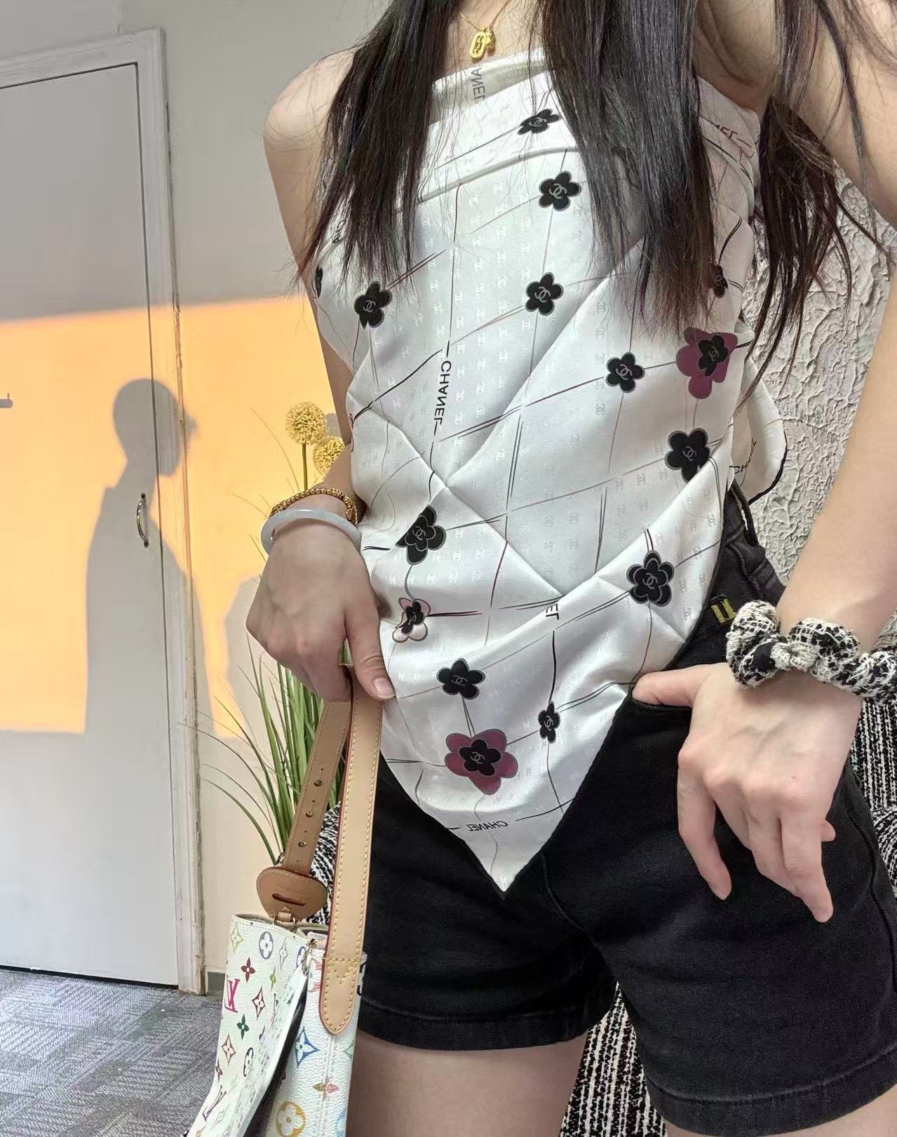 Chanel - Scarf
