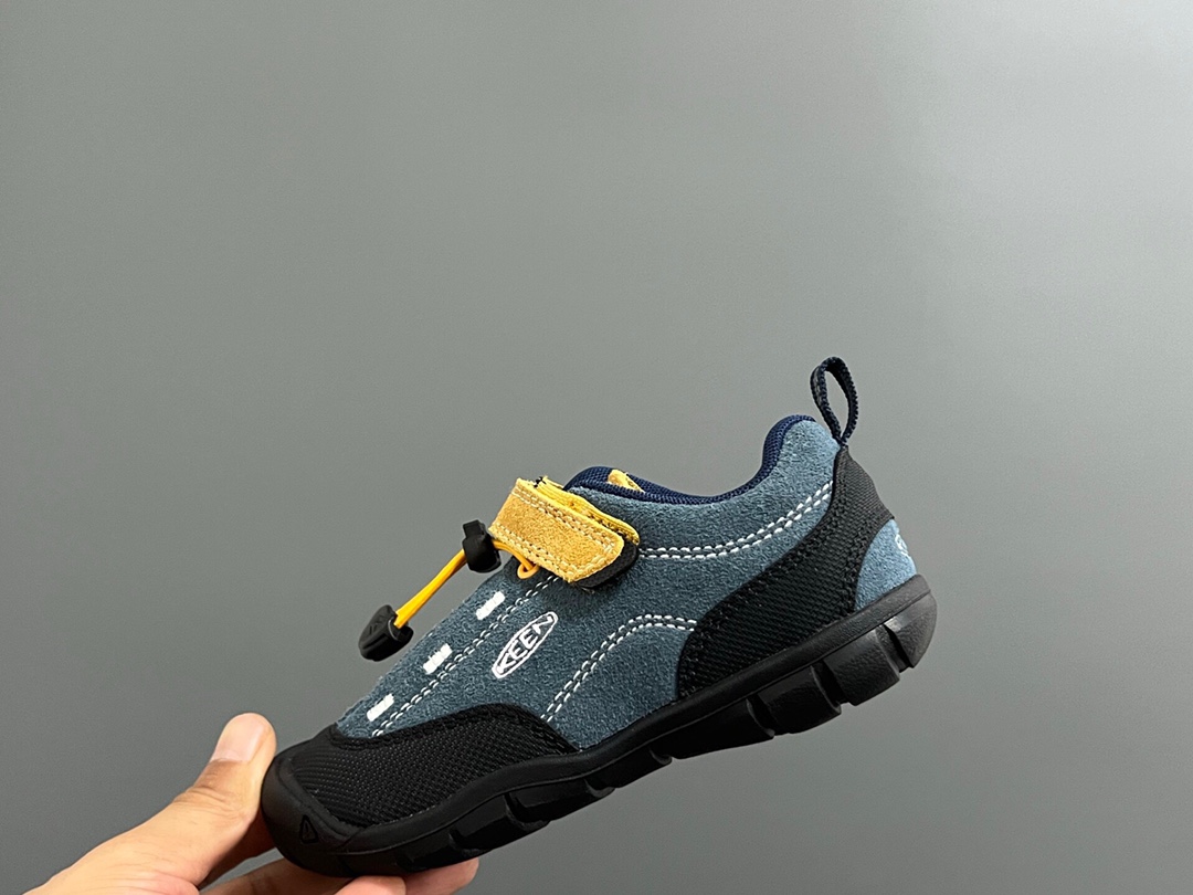 高版本 新配色 KEEN 新配色户外儿童登山鞋 尺码：24-37码 祖国版YYDS 新配色好好看😍 优质麂皮面料，轻微防水💧 魔术贴➕松紧带设计，穿脱方便✔️ 橡胶耐磨防滑大底，脚感超赞👍🏻-选品中心