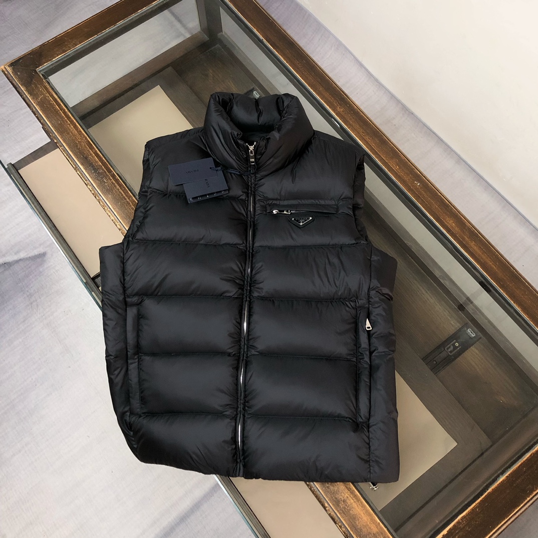新款上架🎬🔥PRADA 普拉达 25秋冬最新羽绒马甲 重磅牛货🐮 年度最为昂贵的一款羽绒 同质GT的品控