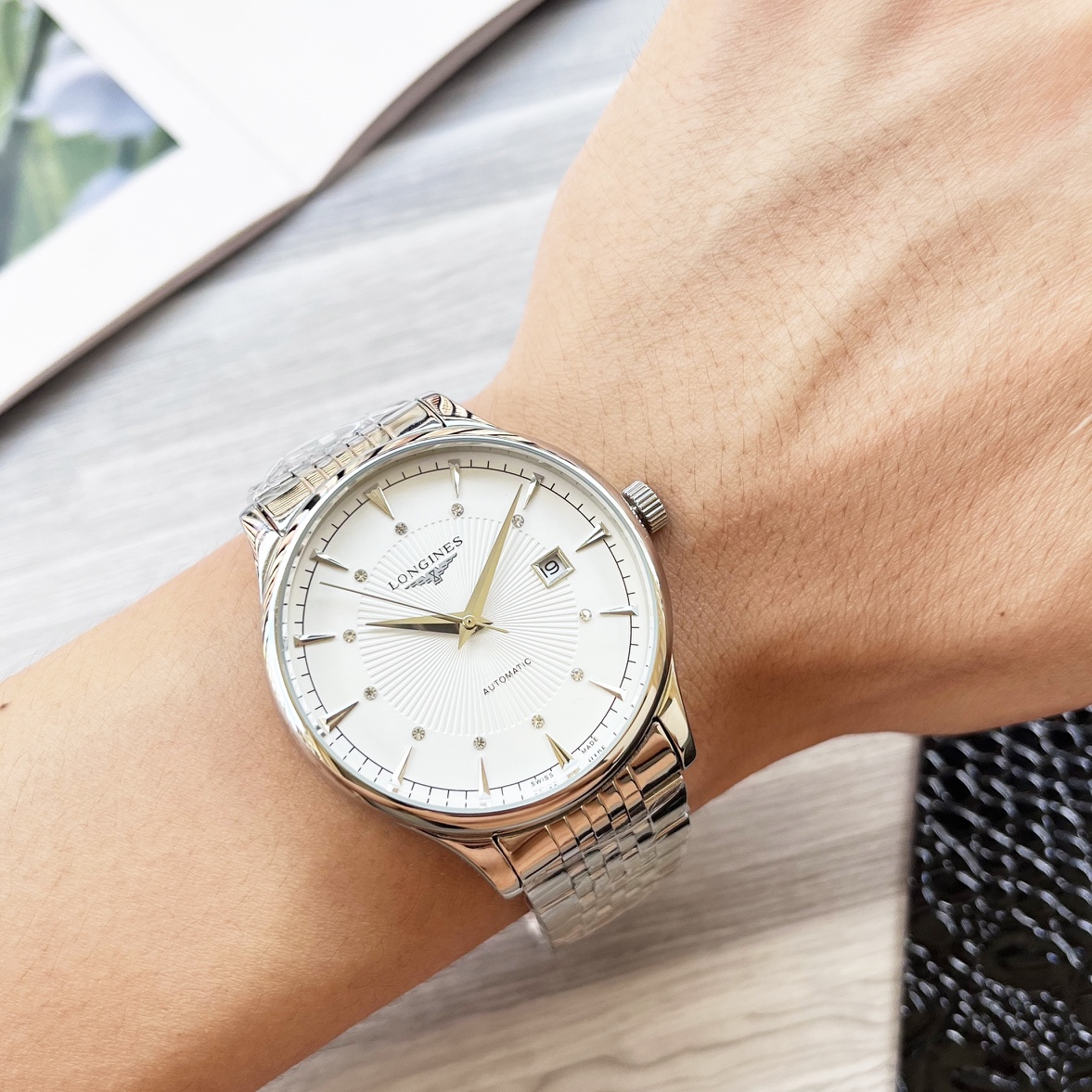 NO:340624,White shell and gold shell steel belt 20 [Latest] Longines three-pin design [Type] boutique men's watch [Watch strap] real cowhide strap ///316 stainless steel strap (comfortable and durable) [Movement] High-end fully automatic mechanical movement [Mirror] Mineral reinforced glass (higher definition) Elegant taste, vast and atmospheric, ingenious, wrist treasure, size diameter 41mm thick 12Mm hot sale!  Welcome to reprint!  longines cowhide19860909白壳金壳 钢带20【最新】浪琴三针设计【类型】精品男士腕表【表带】真牛皮表带///316精钢表带（舒适耐用）【机芯】高端全自动机械机芯【镜面】矿物质强化玻璃（更高清） 品味高雅 浩瀚大气 匠心独运 腕间瑰宝 尺寸直径41mm厚12Mm热卖上市！欢迎转载！,,longines,cowhide,Watch