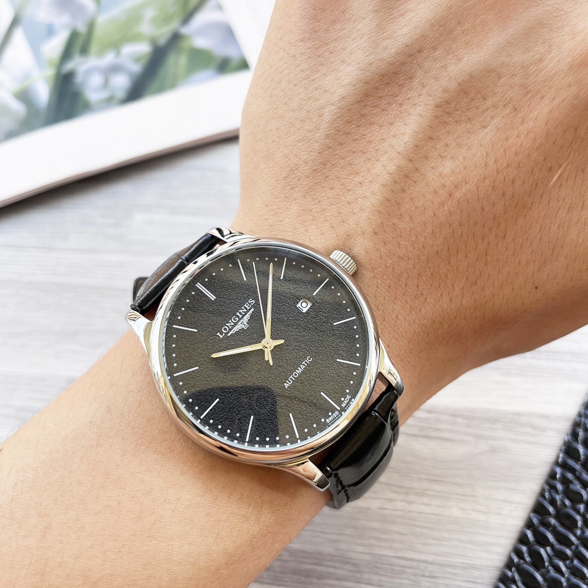 NO:340659,White shell and gold shell steel belt 20 [Latest] Longines three-pin design [Type] boutique men's watch [Watch strap] real cowhide strap ///316 stainless steel strap (comfortable and durable) [Movement] High-end fully automatic mechanical movement [Mirror] Mineral reinforced glass (higher definition) Elegant taste, vast and atmospheric, ingenious, wrist treasure, size diameter 41mm thick 12Mm hot sale!  Welcome to reprint!  longines cowhide19860909白壳金壳 钢带20【最新】浪琴三针设计【类型】精品男士腕表【表带】真牛皮表带///316精钢表带（舒适耐用）【机芯】高端全自动机械机芯【镜面】矿物质强化玻璃（更高清） 品味高雅 浩瀚大气 匠心独运 腕间瑰宝 尺寸直径41mm厚12Mm热卖上市！欢迎转载！,,longines,cowhide,Watch