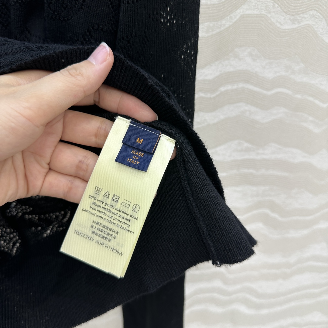 独家首发❤️原单品质！Monogram花㚏针织圆领毛衣！18针瑞士机重工定位缕空嵌花工艺贯穿时髦高级感！