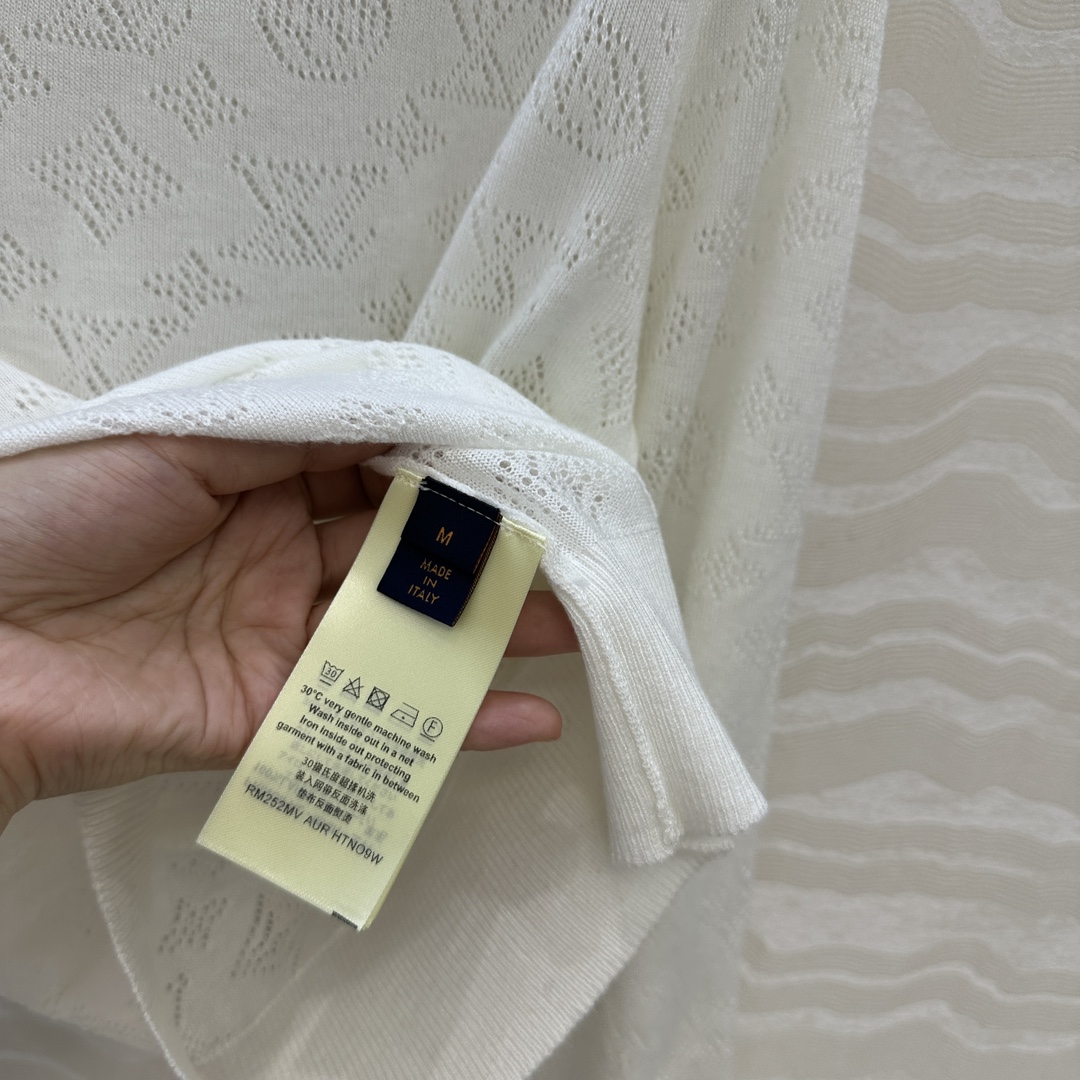 独家首发❤️原单品质！Monogram花㚏针织圆领毛衣！18针瑞士机重工定位缕空嵌花工艺贯穿时髦高级感！