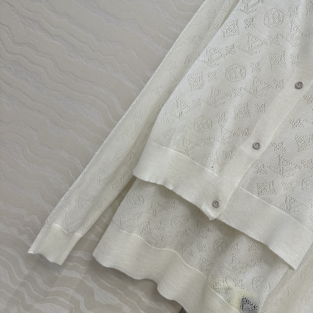 独家首发❤️原单品质！Monogram花㚏针织两件套！气质小圆领背心搭配圆领短款小开衫。18针瑞士机重工