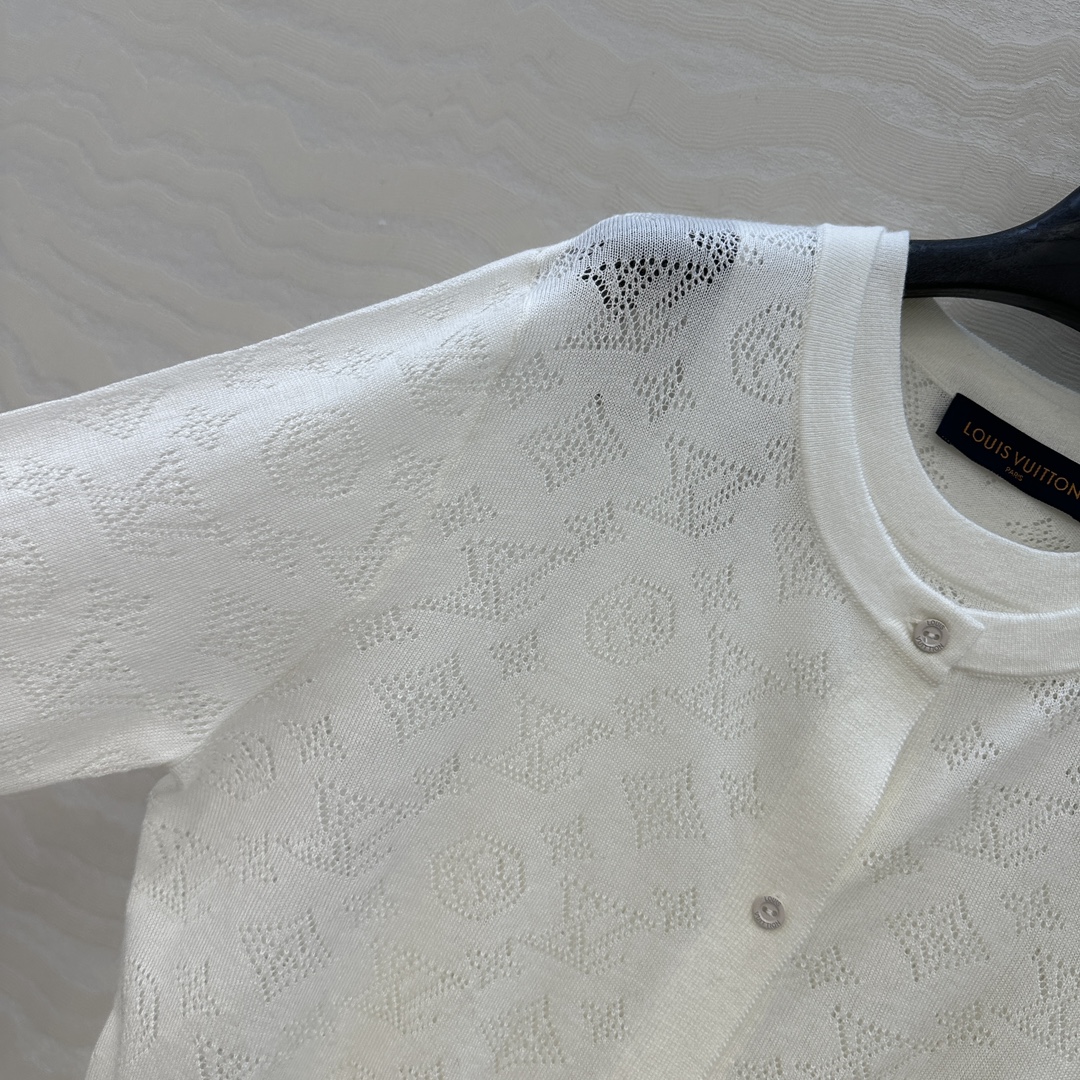 独家首发❤️原单品质！Monogram花㚏针织两件套！气质小圆领背心搭配圆领短款小开衫。18针瑞士机重工