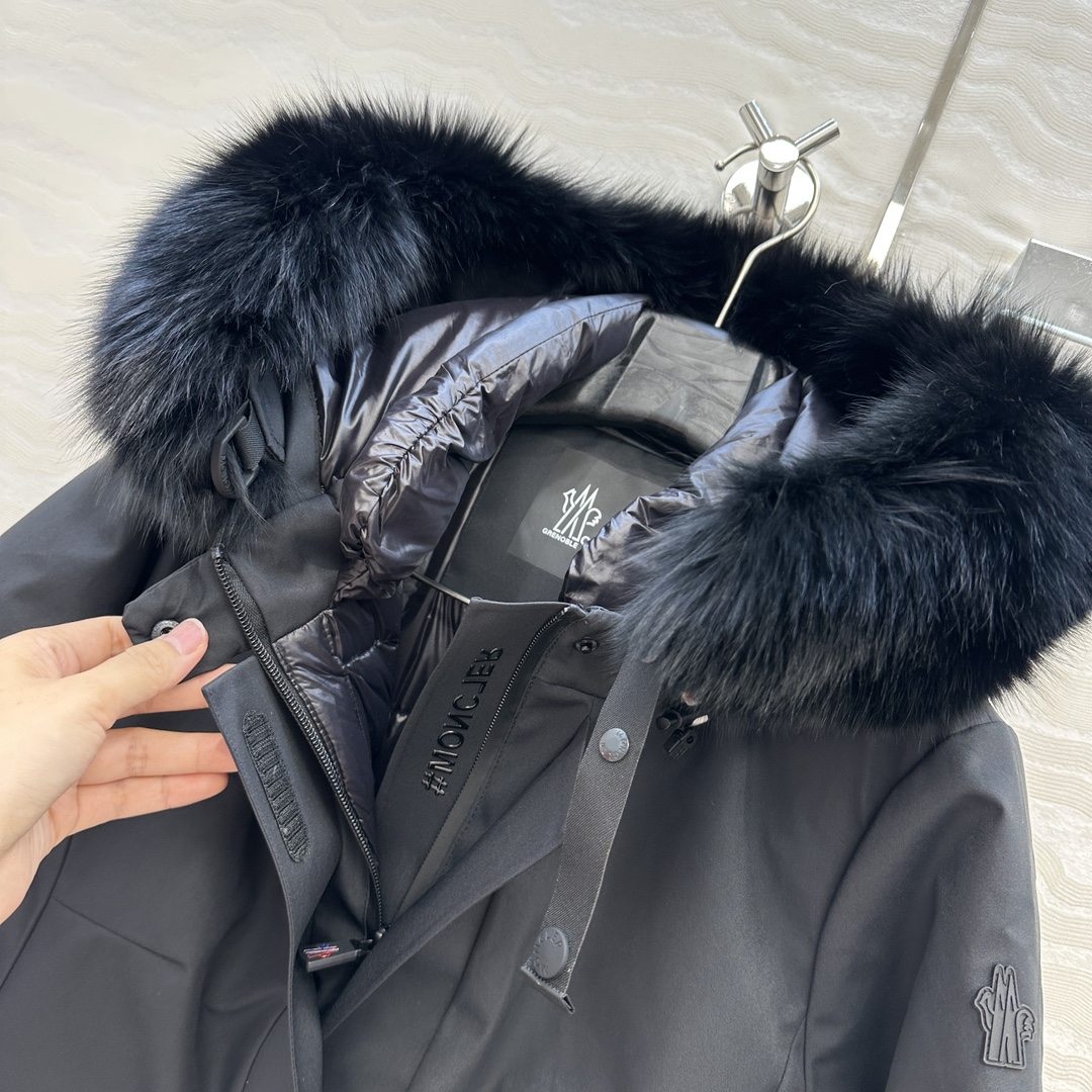 高端原单品质！Mo经典必入滑雪爆款连帽羽绒服！认准我家版本，定制进口芬兰超大狐狸🦊毛毛大毛领可拆卸！五金