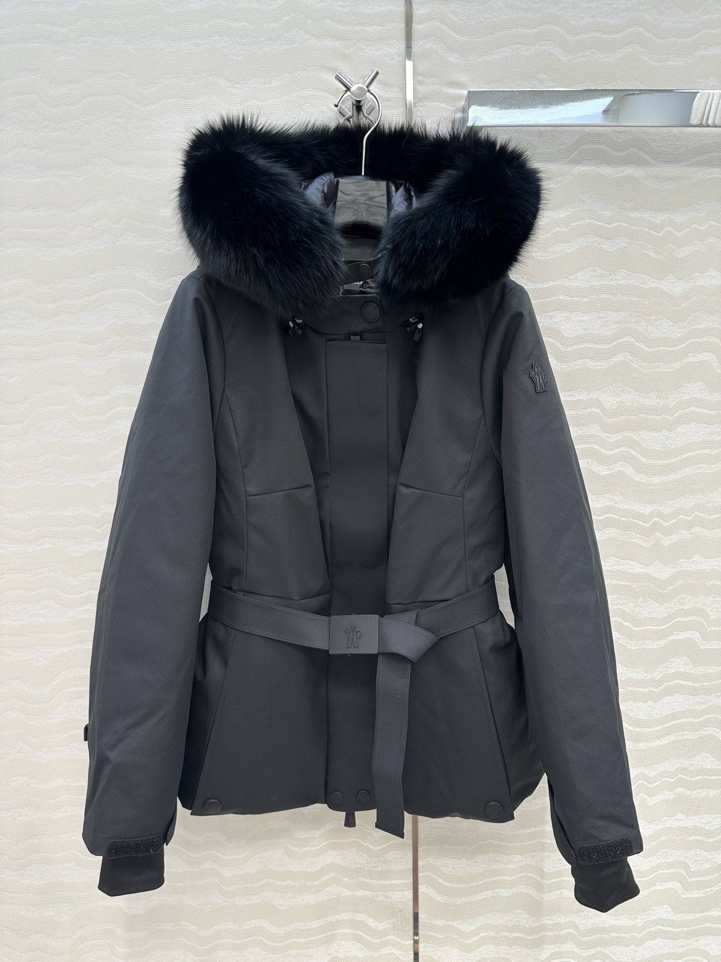 高端原单品质！Mo经典必入滑雪爆款连帽羽绒服！认准我家版本，定制进口芬兰超大狐狸🦊毛毛大毛领可拆卸！五金